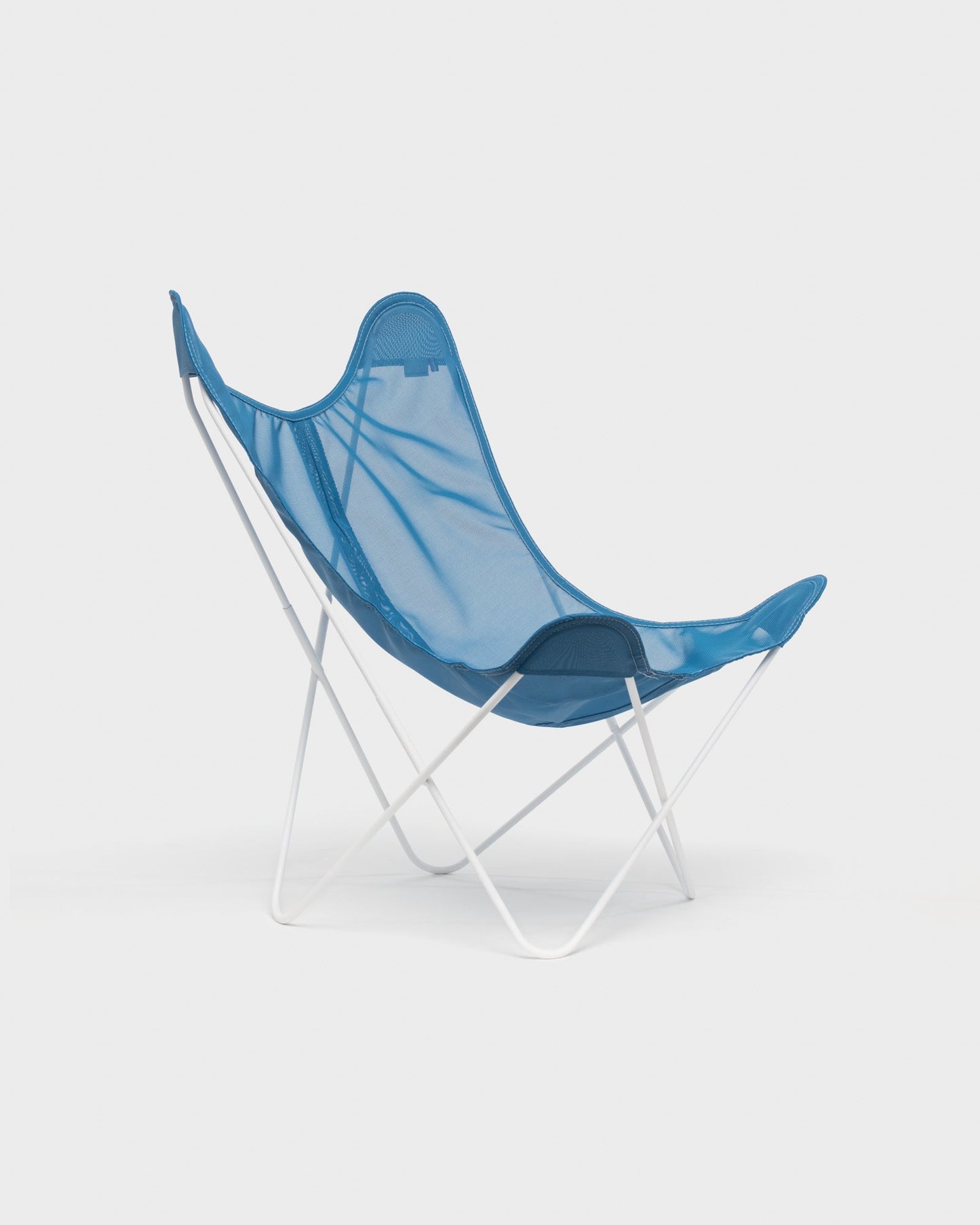 Fauteuil Papillon batyline Bleu Jean Structure Blanche - Vue 3/4