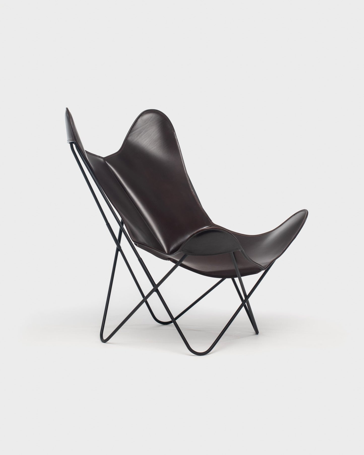 Fauteuil AA Butterfly cuir Marron Fonce Structure Noire - Vue 3/4