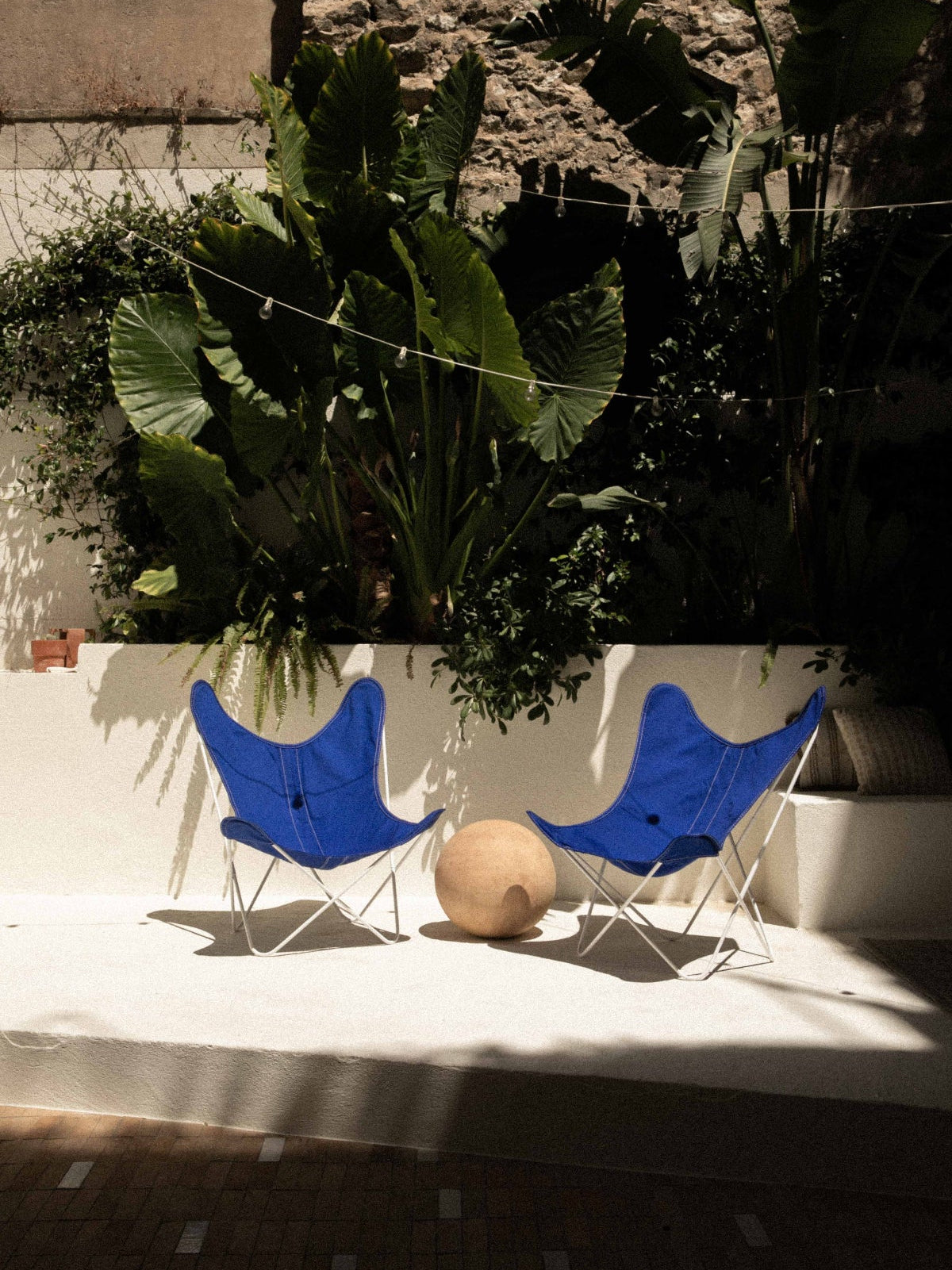 Fauteuil Papillon Bleu Coton Structure Blanche - Terrasse extérieur