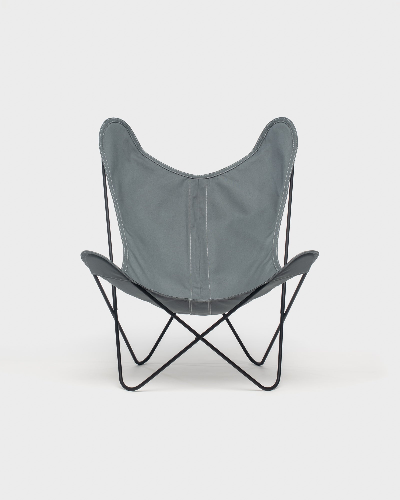 Fauteuil papillon avec une housse en coton plomb et une structure noire
