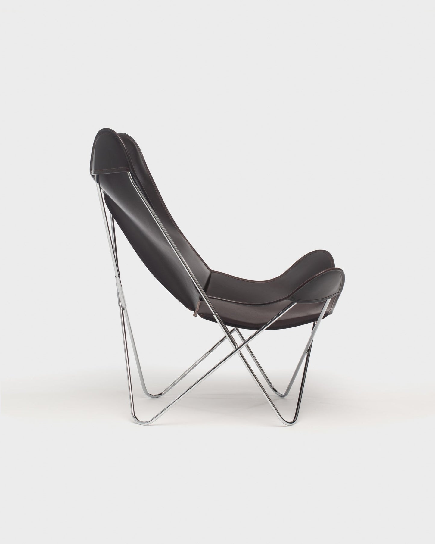 Fauteuil Papillon Cuir Marron foncé - Structure inox - Vue de profil