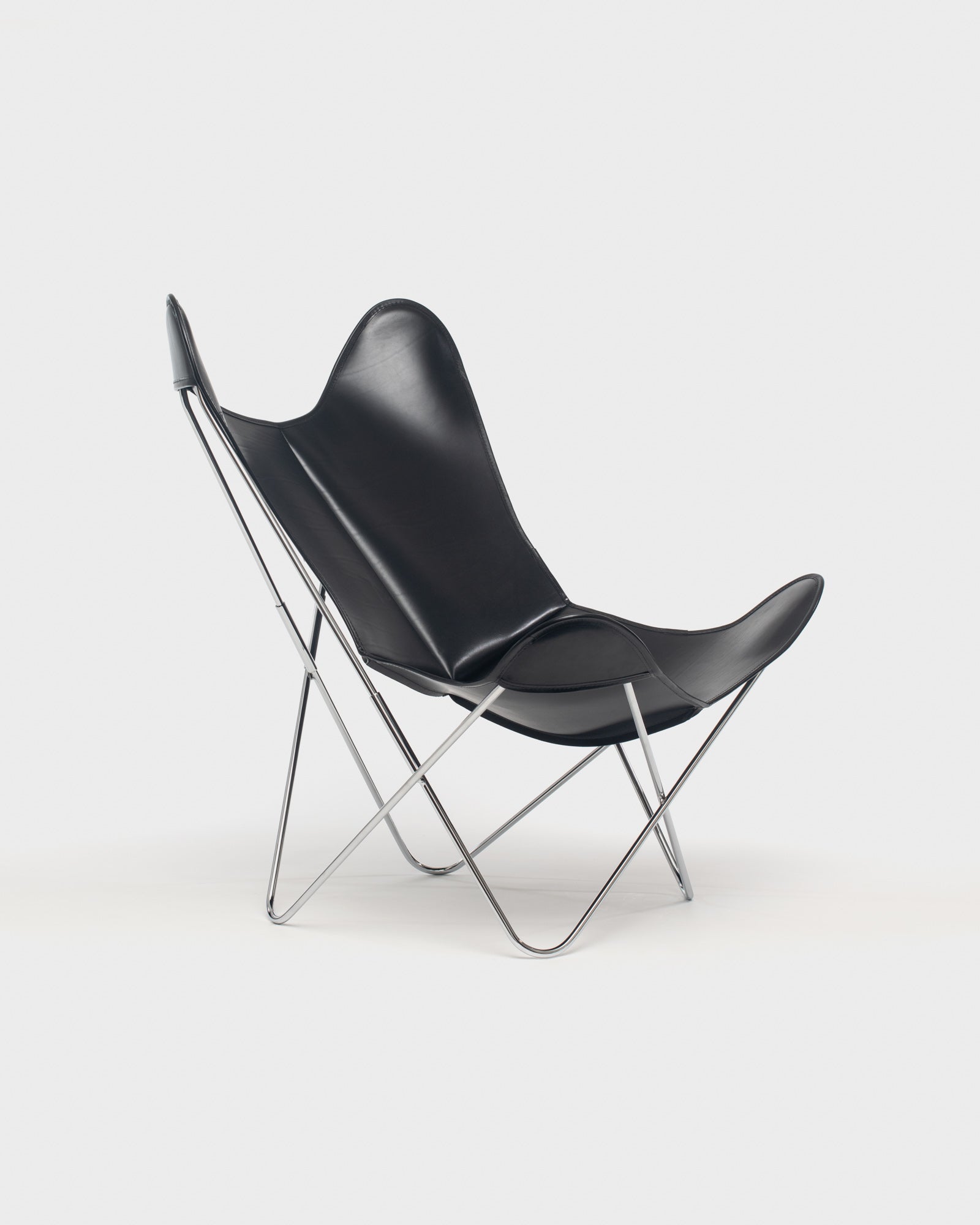 Fauteuil Papillon Cuir noir - Structure inox - Vue 3/4