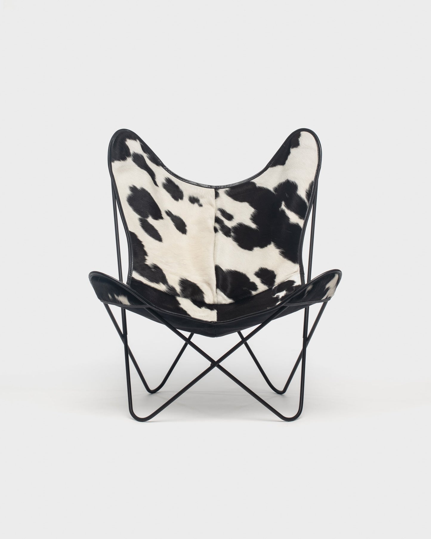 Fauteuil Papillon Cuir Vache Noire -  Structure Noire - Vue de face