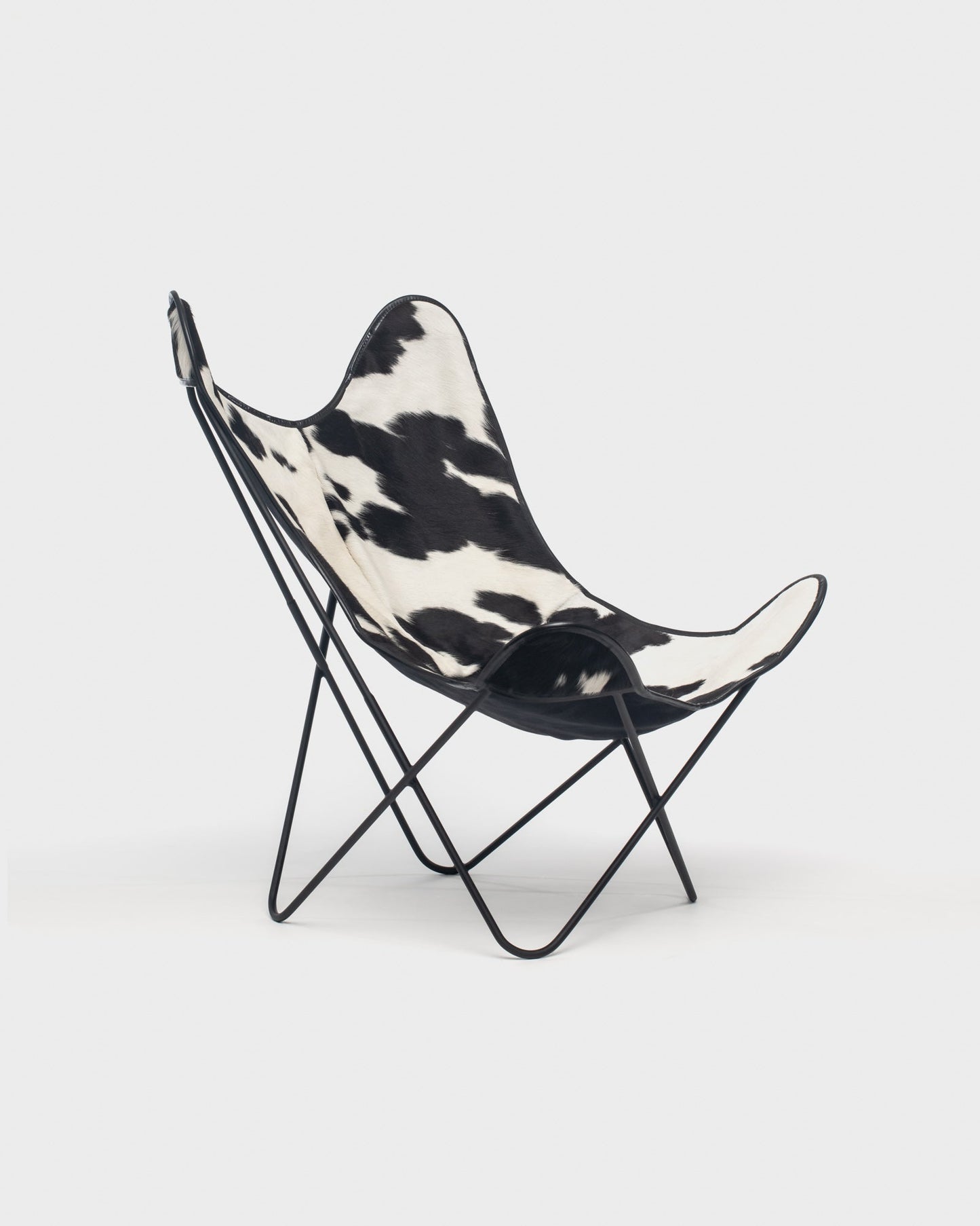Fauteuil Papillon cuir Vache Noire Blanc Structure Noire - Vue 3/4